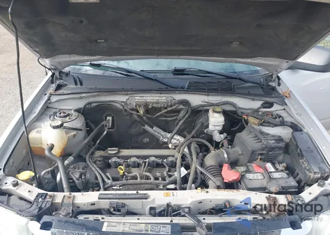 2011 Ford Escape Xlt from USA, damaged, VIN 1FMCU9D73BKB52211